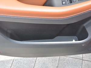2018款1.3T CVT豪华型 前门储物空间