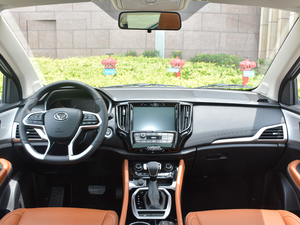 2018款1.3T CVT豪华型 内饰全景