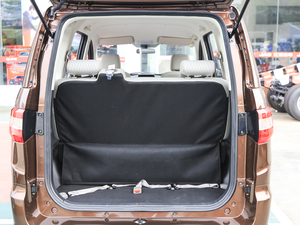 2016款E 1.5L 手动经典型 行李厢空间