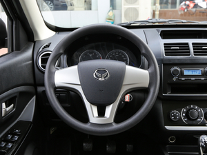 2016款E 1.5L 手动经典型 方向盘