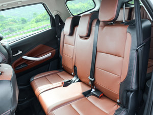 2016款1.5L 手动尊享型 后排座椅