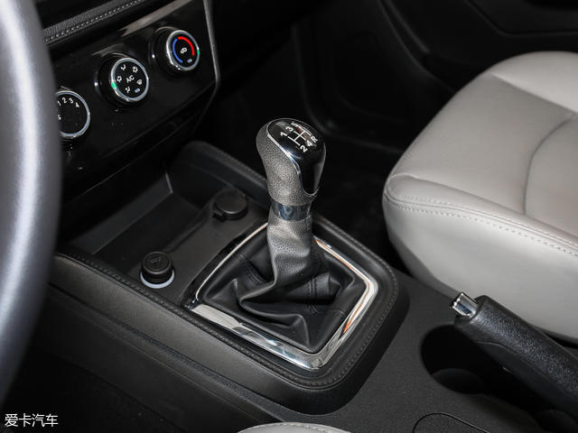 北汽幻速2017款幻速S3