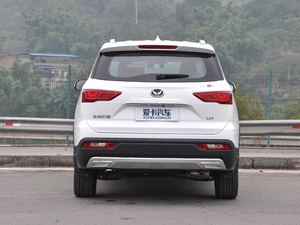 2017款1.5T 自动尊享型 正后	