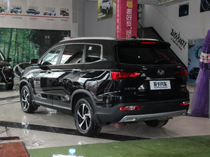 2018款1.5T 自动尊贵型 左后45度
