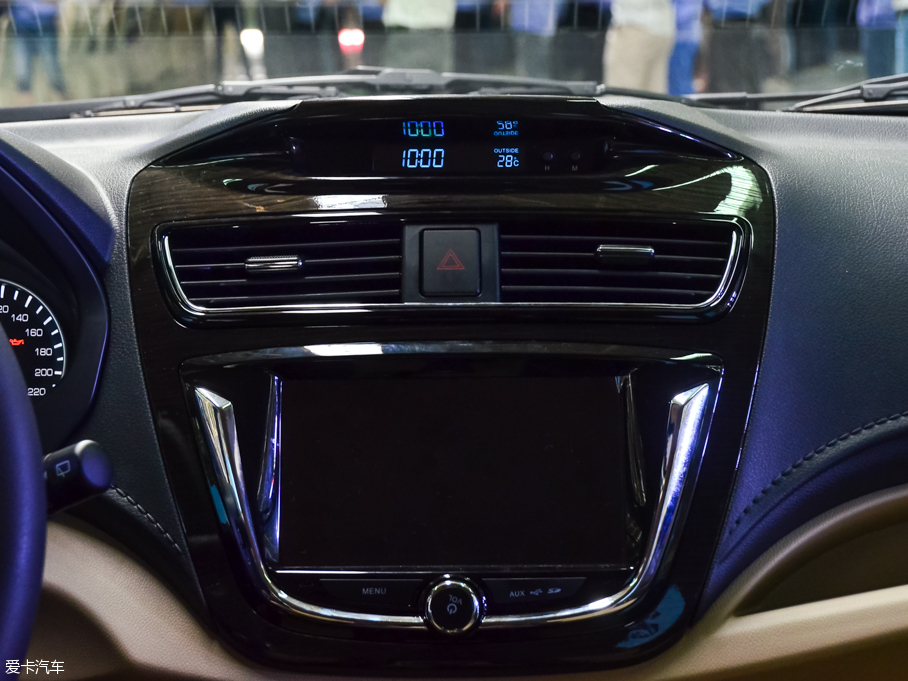 2015Ӣ737 1.5L քӺA