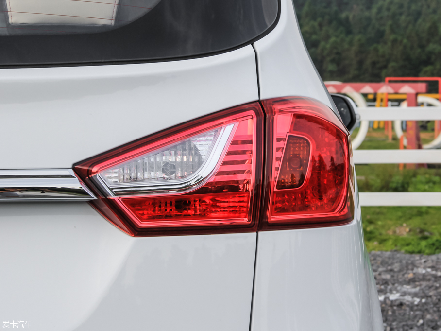 2015Ӣ737 1.5L քӺA