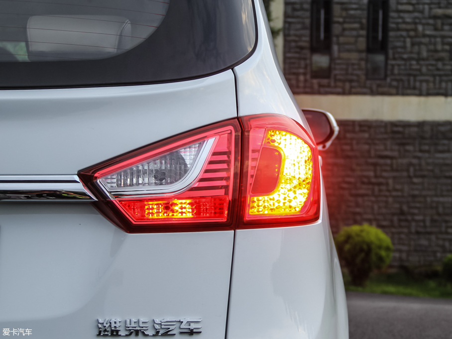 2015Ӣ737 1.5L քӺA