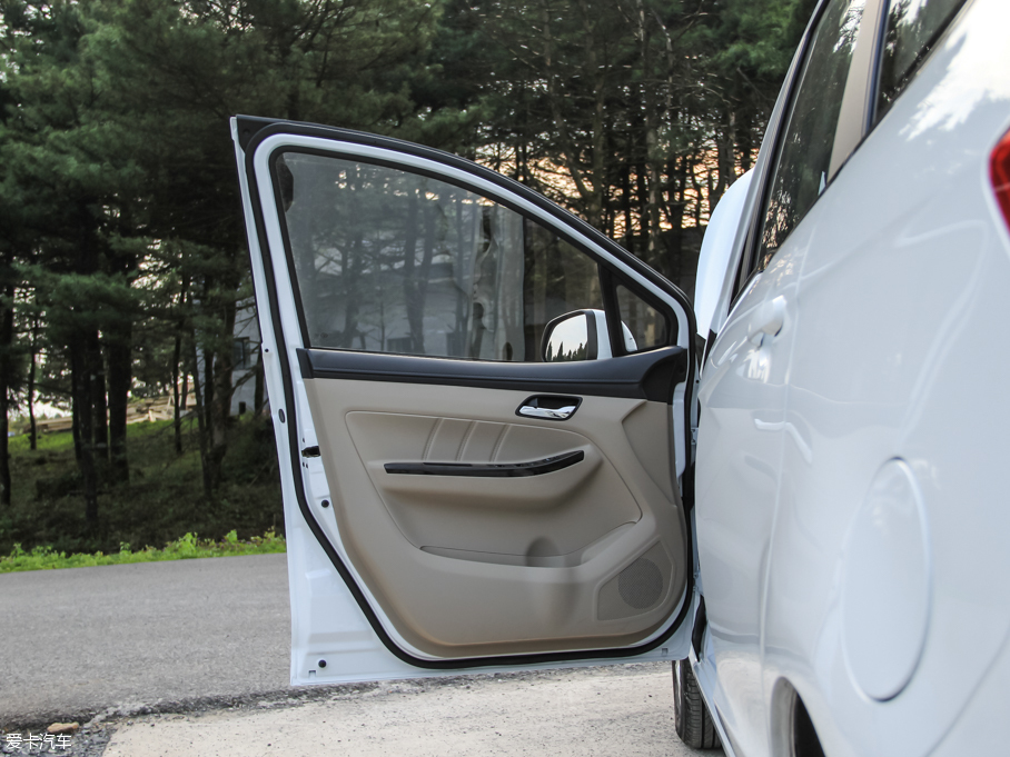 2015Ӣ737 1.5L քӺA