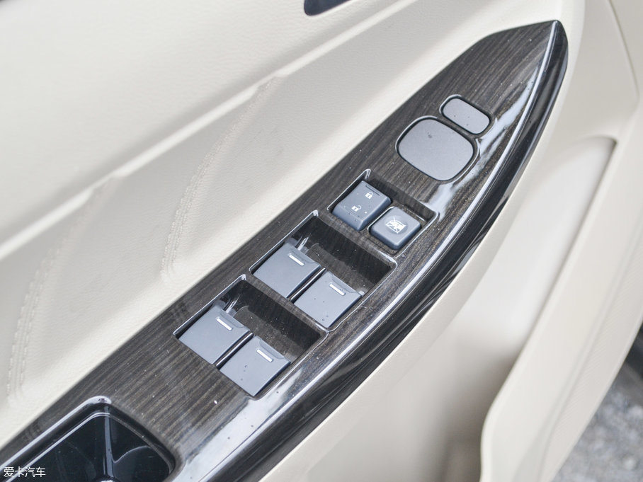 2016Ӣ727 1.5L ք̄հ