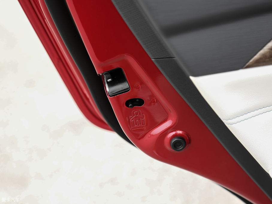 2018BEIJING-EU5 R500 L