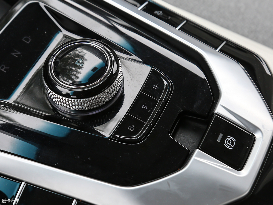 2018BEIJING-EU5 R500 L