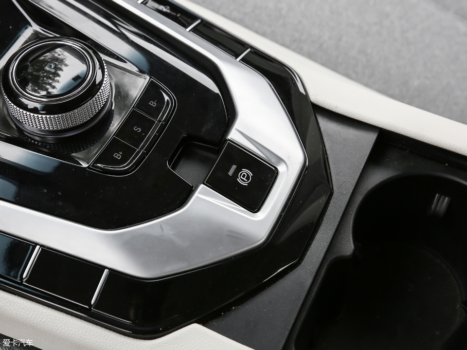 2018BEIJING-EU5 R500 L