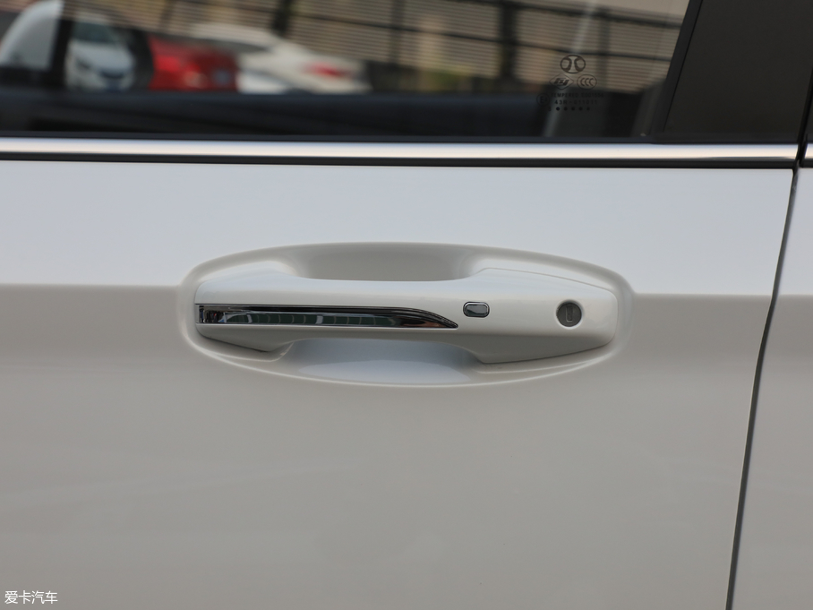 2018BEIJING-EU5 R500 L