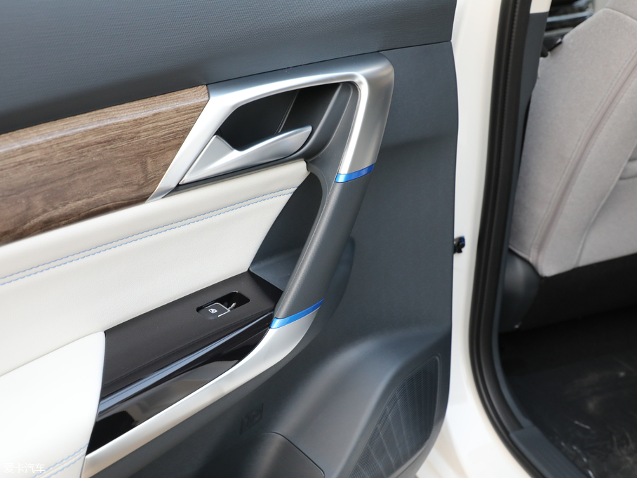 2018BEIJING-EU5 R500 L