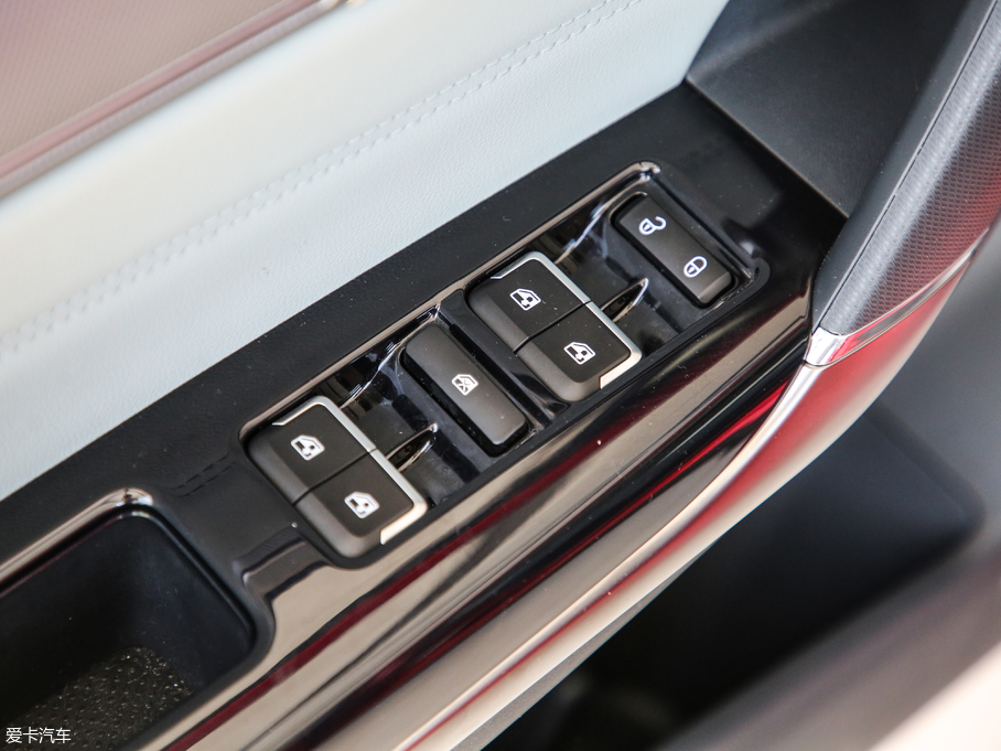 2018BEIJING-EU5 R550 I(lng)