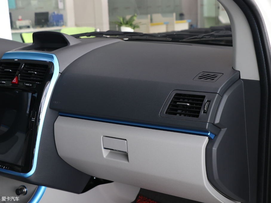 2018���EV300 �p���