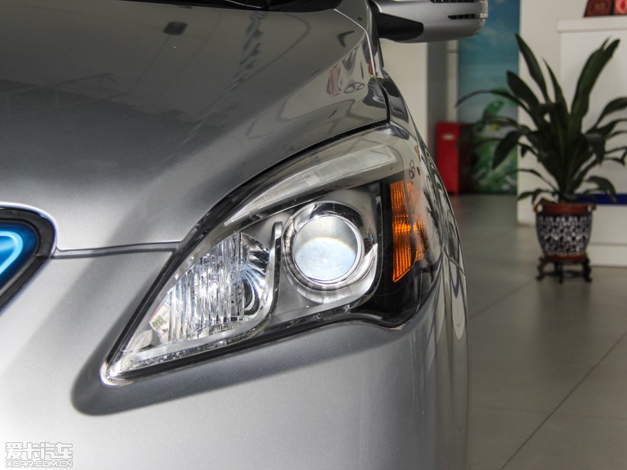 2015���EV200 �p���