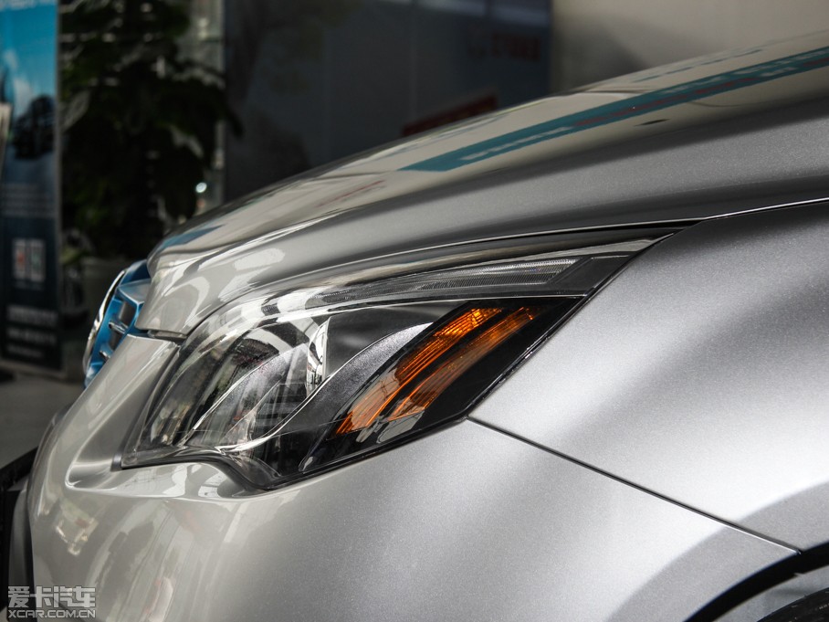 2015���EV200 �p���