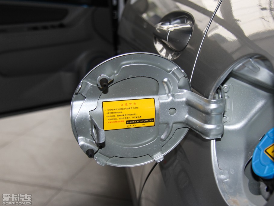 2015���EV200 �p���