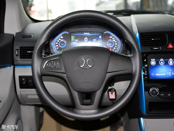 8.48万元 北汽EV160轻快版电动车首选