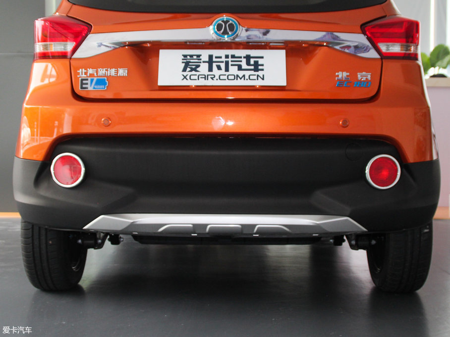 2017���EC180 �`�Ӱ�