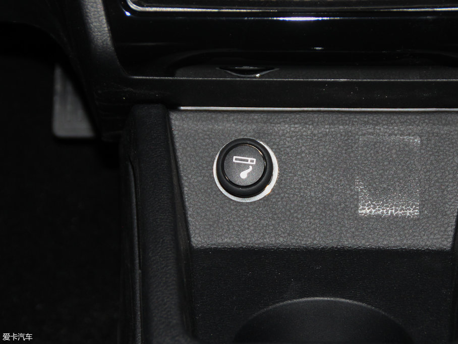 2017���EC180 �`�Ӱ�