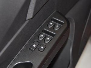 2017`(dng) {܇ƅ^(q)	