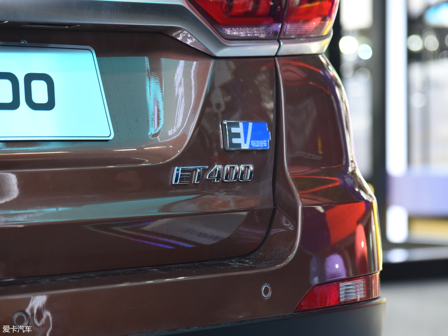 2018ET400 