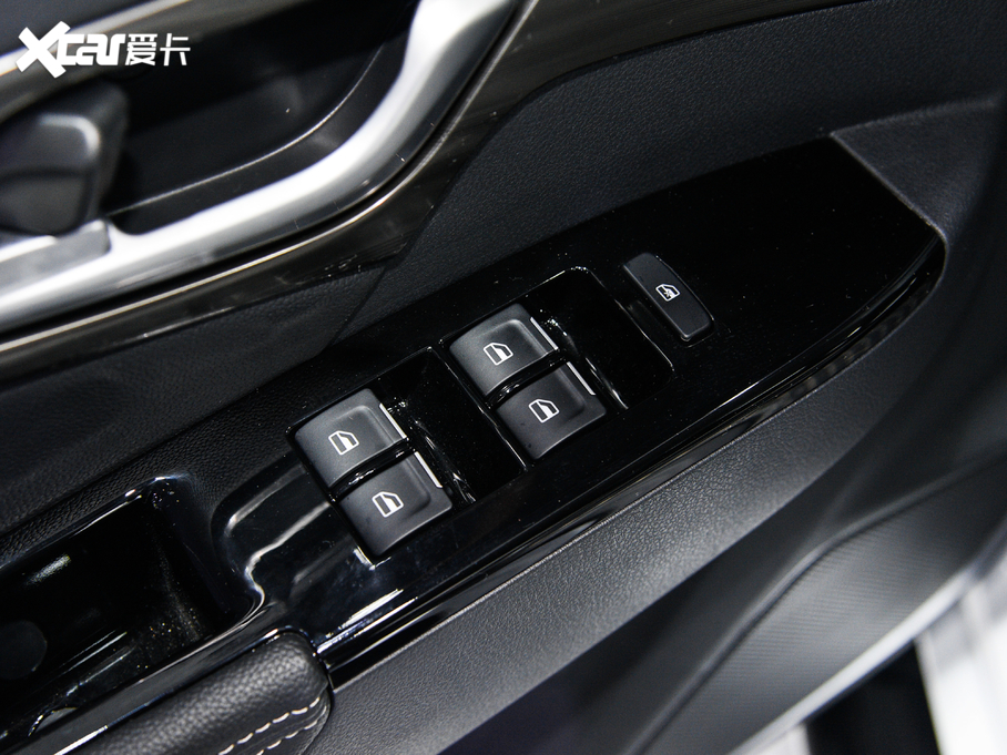 2019D-MAX 3.0T (q)Ԅ(dng)A (gu)V