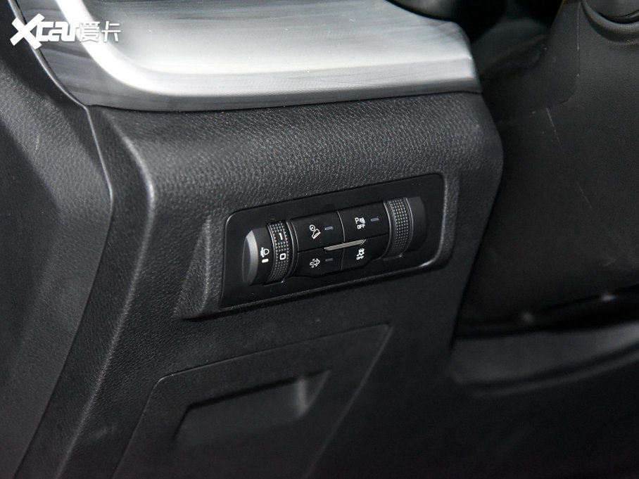 2023D-MAX 1.9TԄV-CROSSIRZ4E