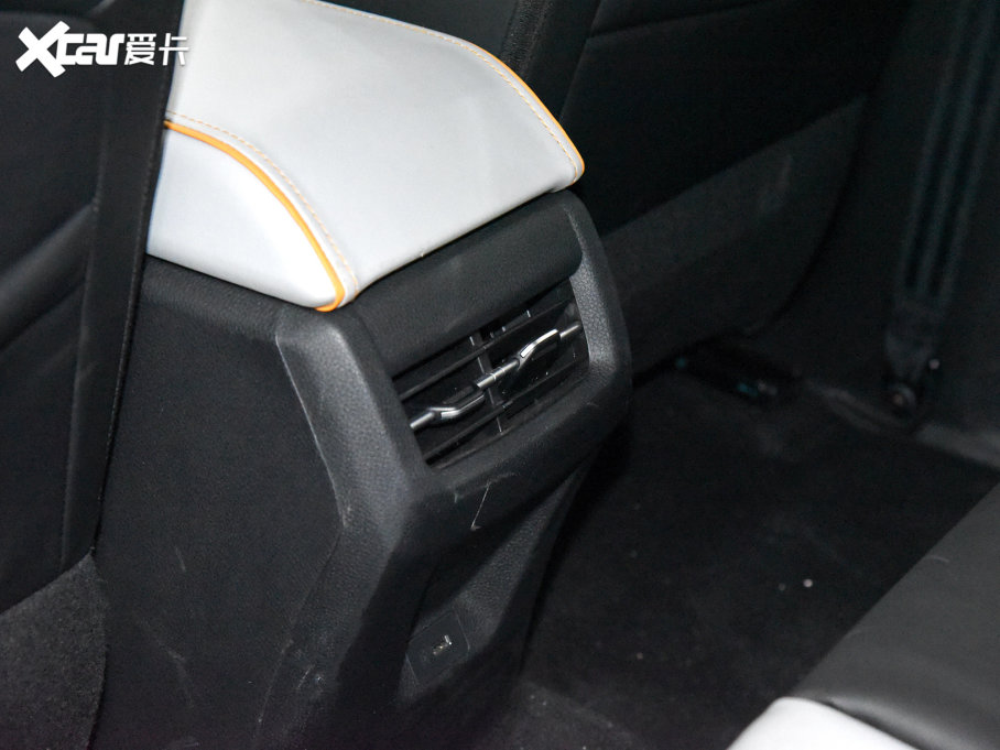 2023D-MAX 1.9TԄV-CROSSIRZ4E