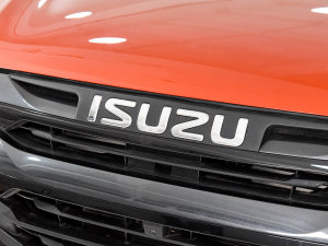 20231.9TԄV-CROSSIRZ4E ^