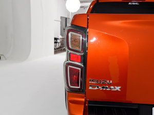 20231.9TԄV-CROSSIRZ4E ^