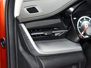 20231.9TԄV-CROSSIRZ4E п؅^