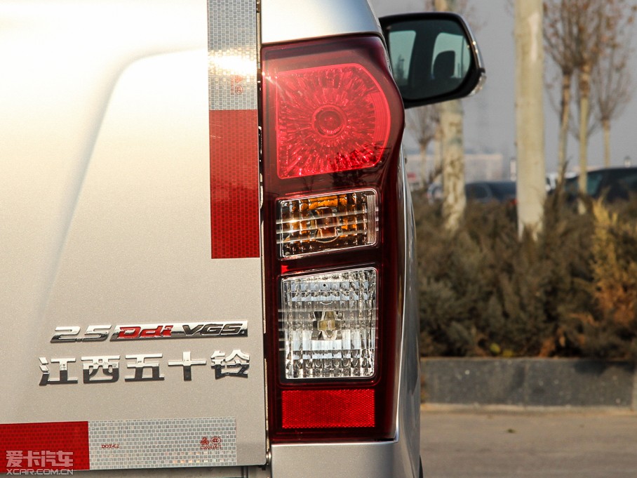 2015D-MAX 2.5T (q) ք(dng)A