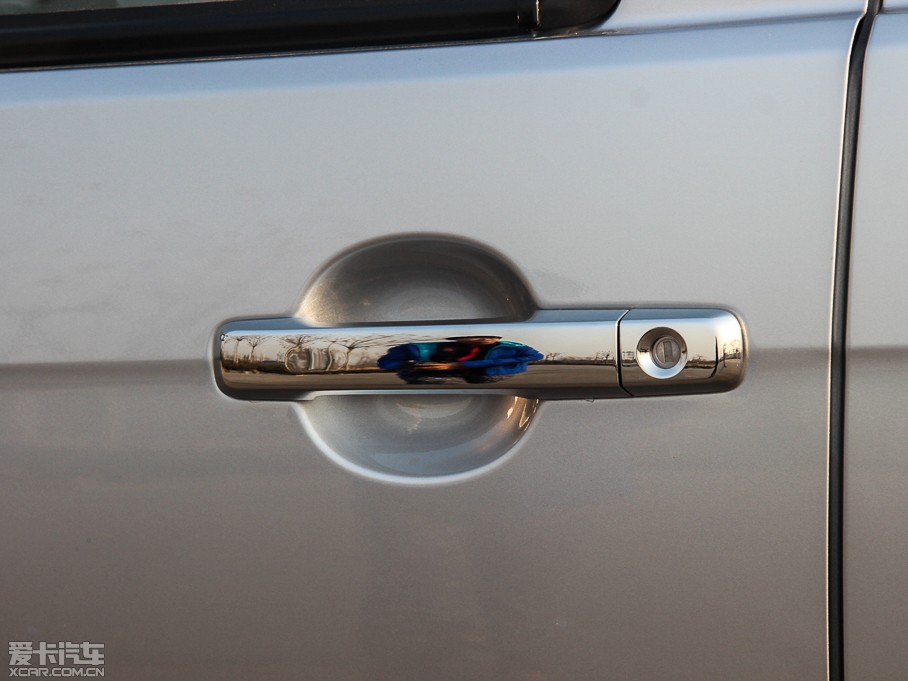 2015D-MAX 2.5T (q) ք(dng)A