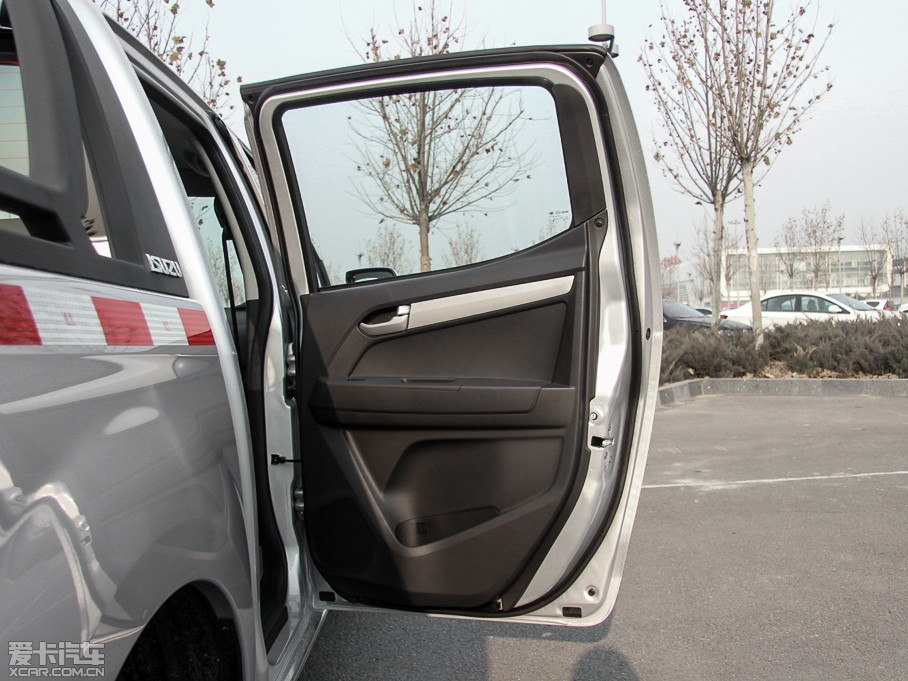 2015D-MAX 2.5T  քӺA