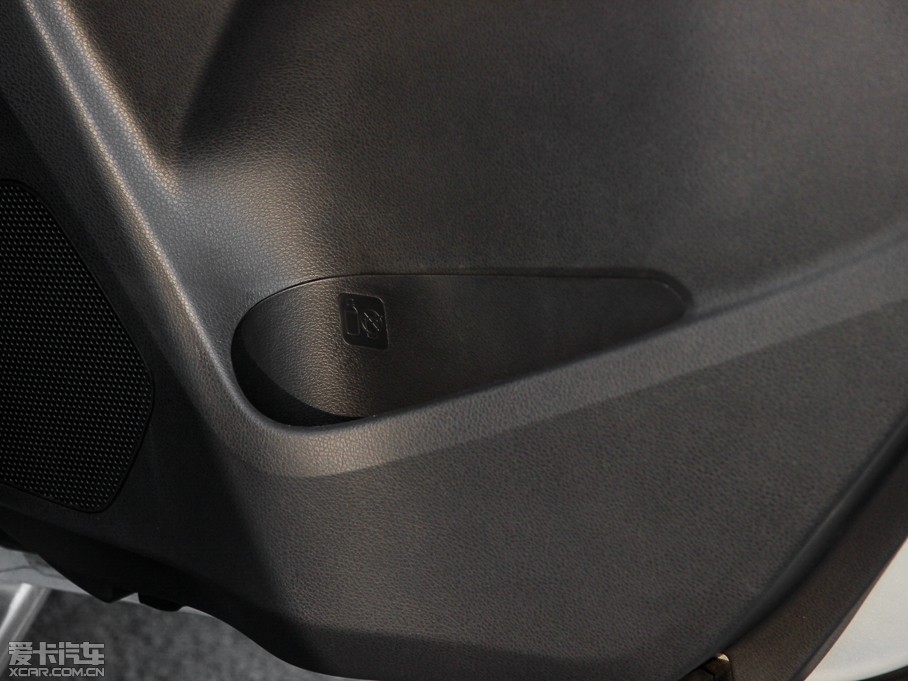 2015D-MAX 2.5T (q) ք(dng)A