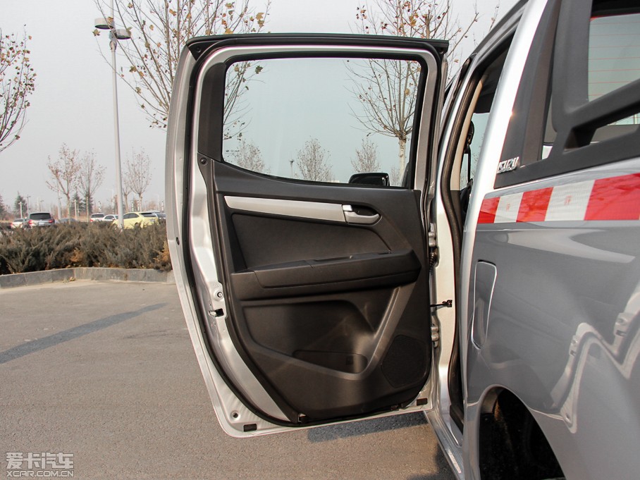 2015D-MAX 2.5T  քӺA