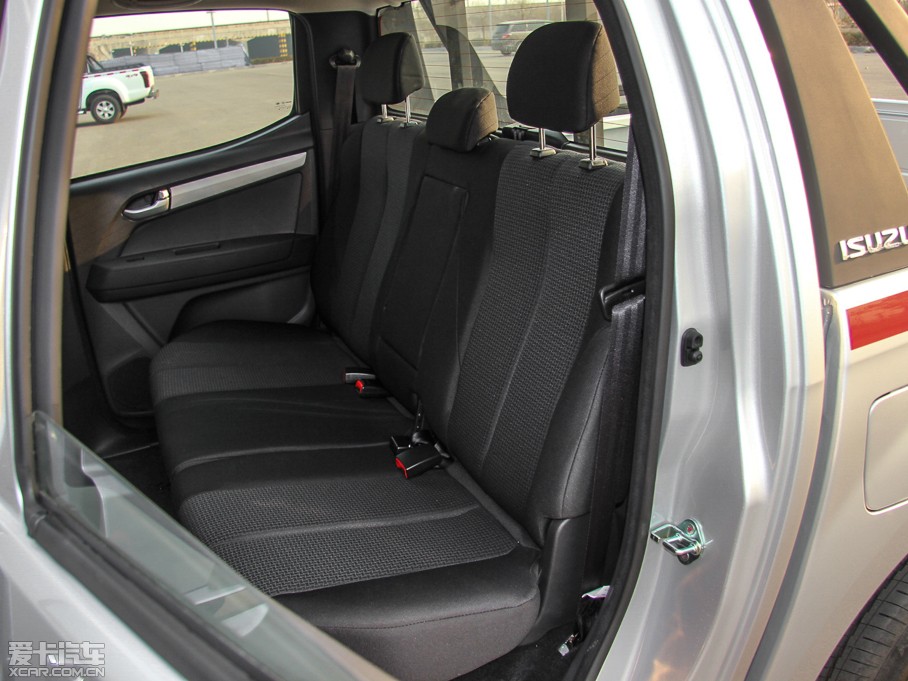 2015D-MAX 2.5T  քӺA