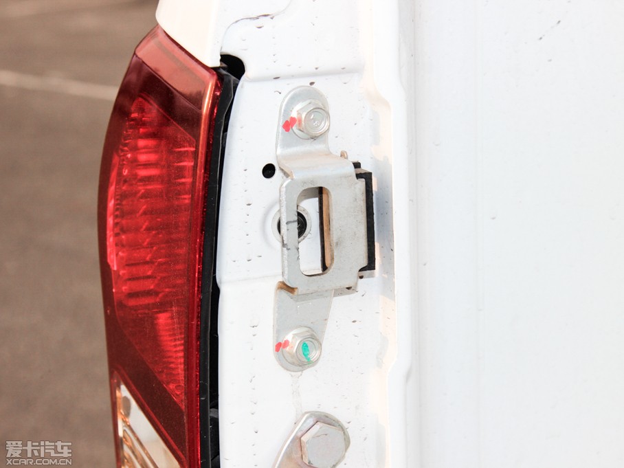 2015D-MAX 2.5T (q) ԄӳA