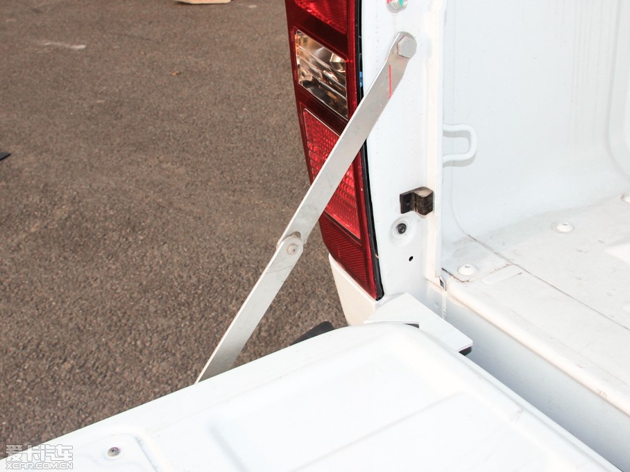 2015D-MAX 2.5T  ԄӳA