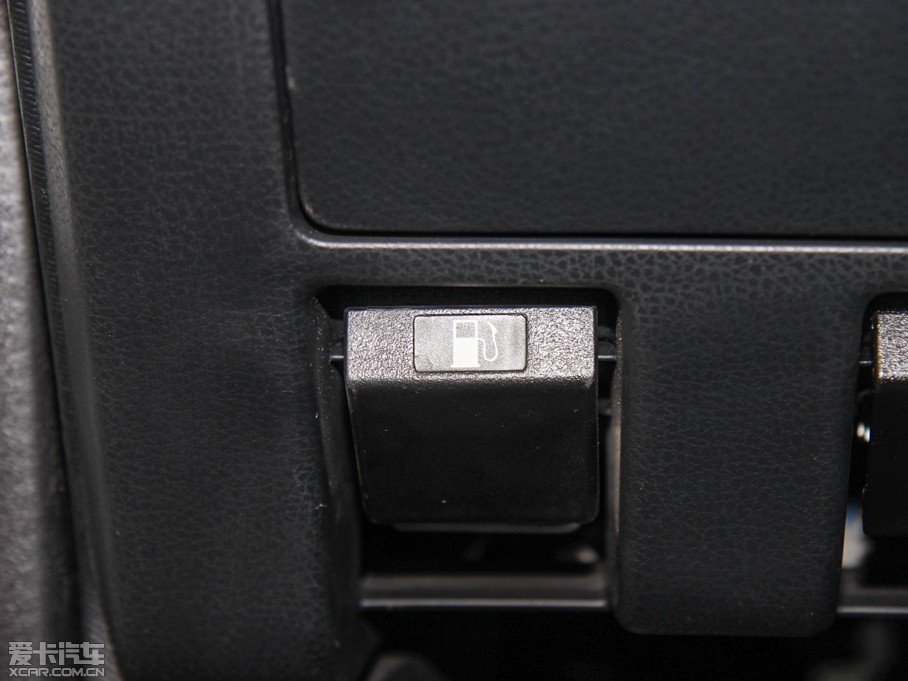 2015D-MAX 2.5T  ԄӳA