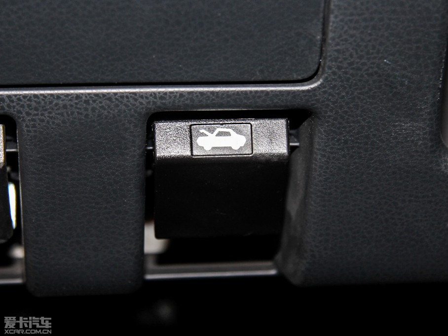 2015D-MAX 2.5T  ԄӳA