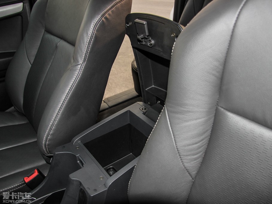 2015D-MAX 2.5T  ԄӳA