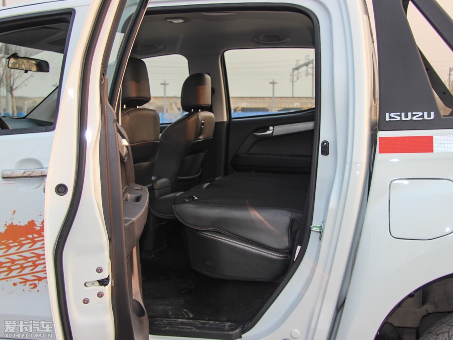 2015D-MAX 2.5T (q) ԄӳA