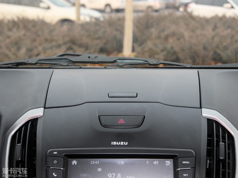 2015D-MAX 2.5T (q) ԄӳA