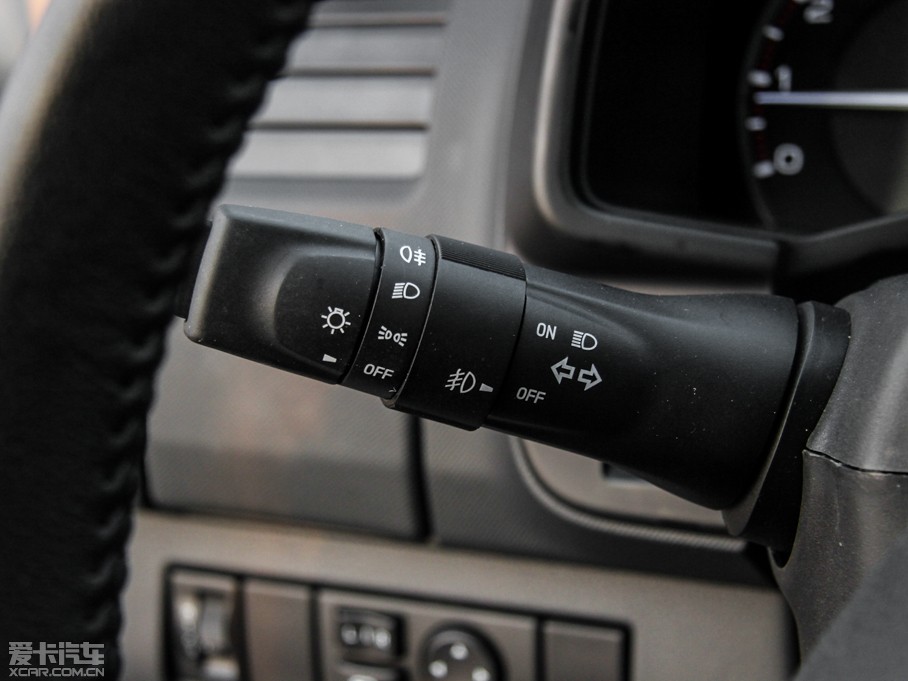 2015D-MAX 2.5T  ԄӳA