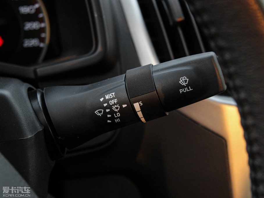 2015D-MAX 2.5T  ԄӳA