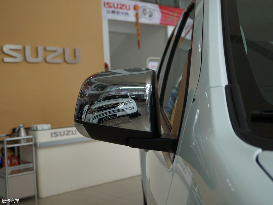 2015D-MAX 2.5T (q) ք(dng)A